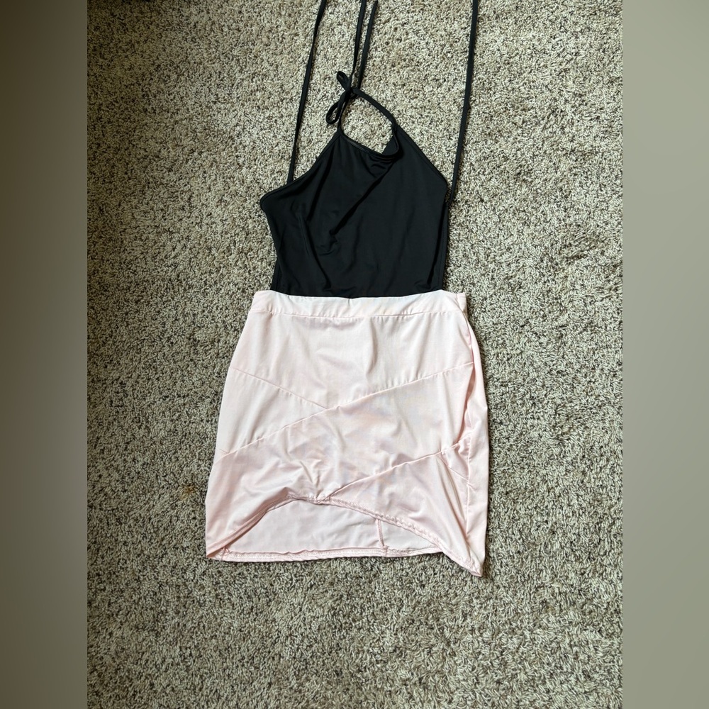 Black and pink small backless dress